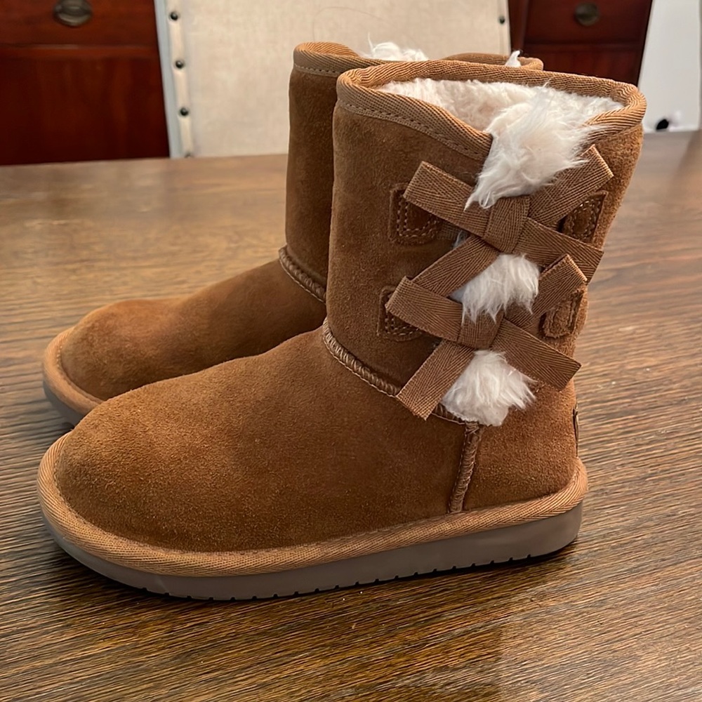 Ugg Koolaburra Girls size 11 Victoria Winter Boots